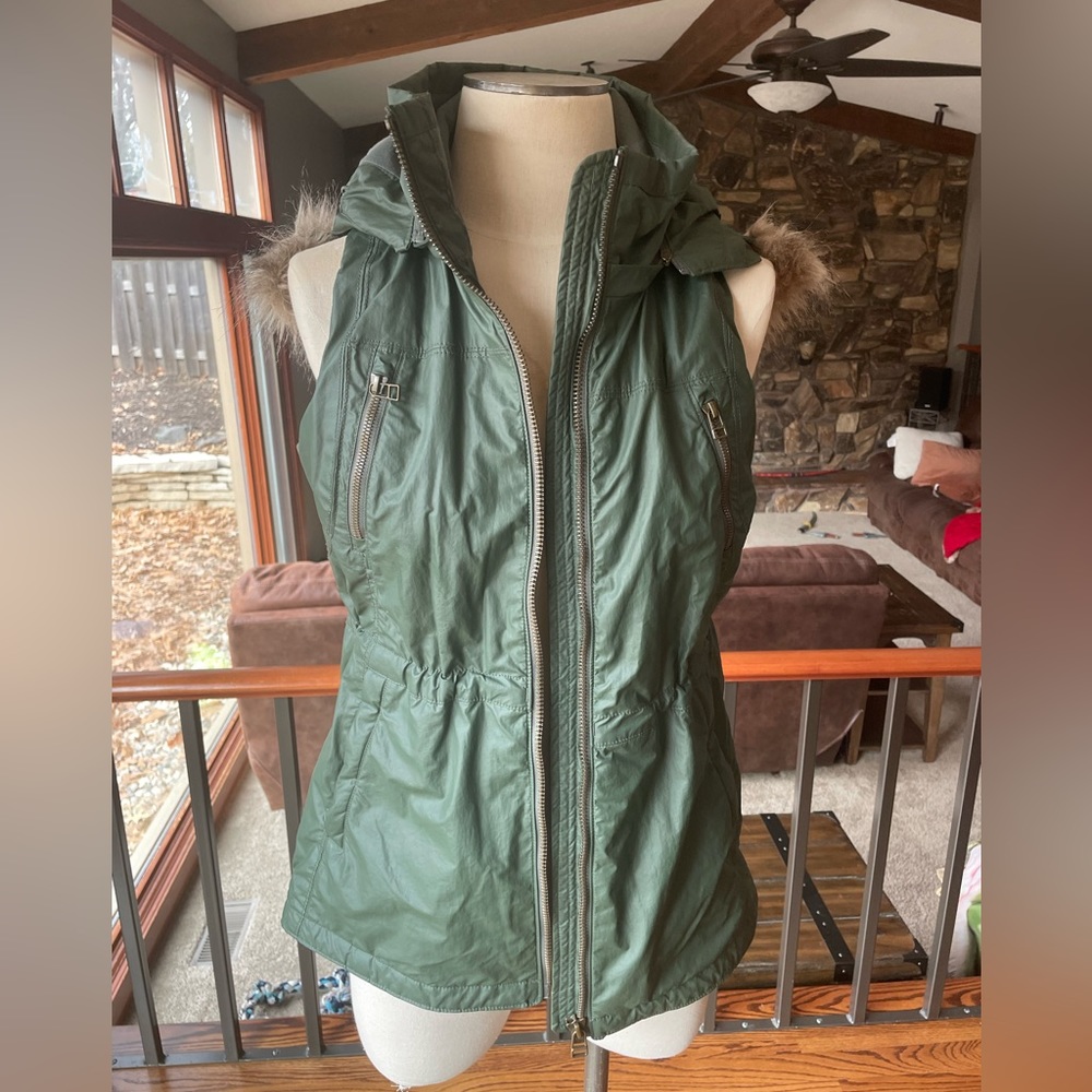 Athleta olive green vest jacket